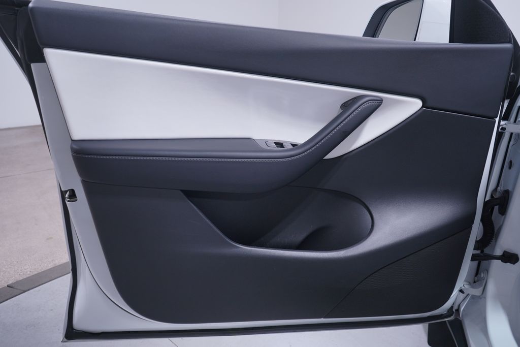 2021 Tesla Model Y Long Range 15