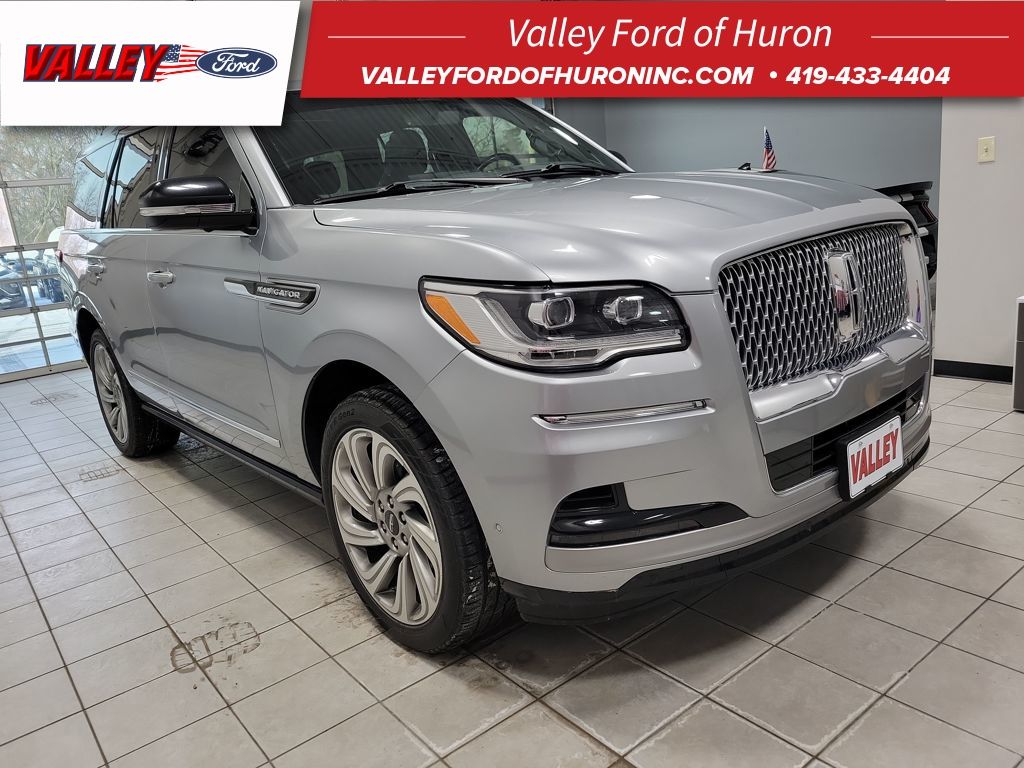 Radiance Metallic 2022 Lincoln Navigator Reserve 4WD SUV / Crossover Four-Wheel Drive Automatic