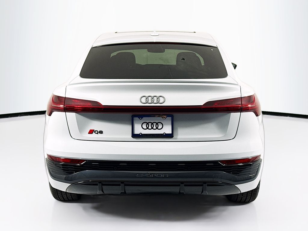 Thumbnail: 2024 Audi Q8 e-tron - 6