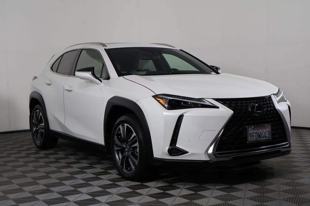 Thumbnail: 2023 Lexus UX - 3