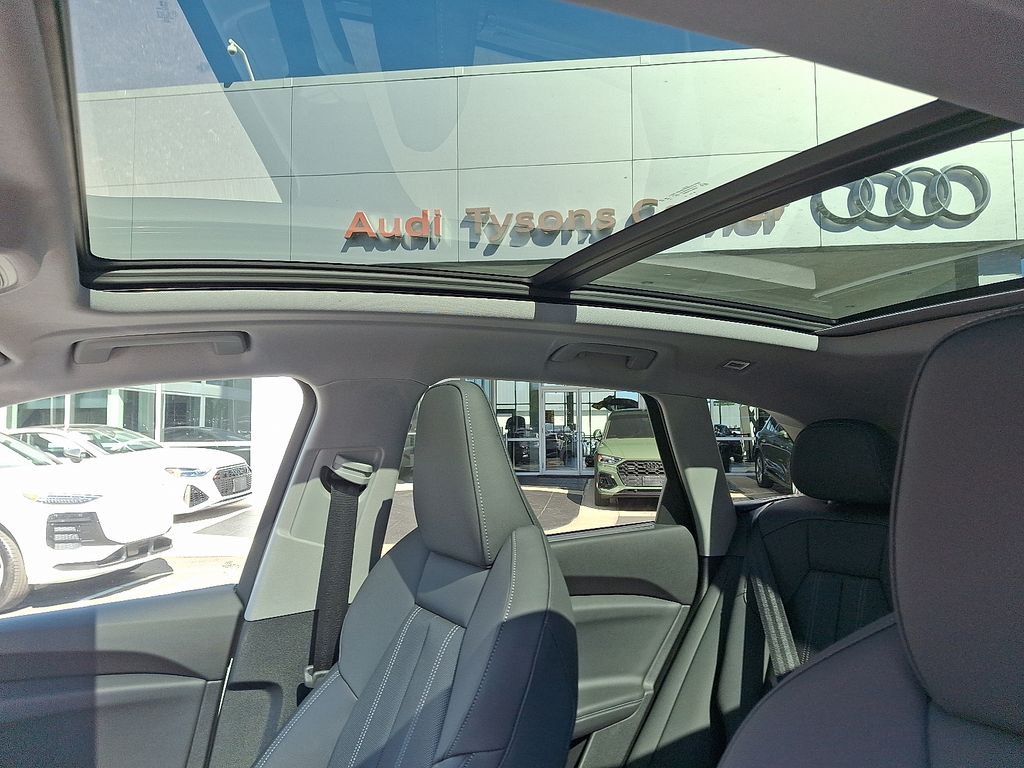 Thumbnail: 2025 Audi Q5 - 11