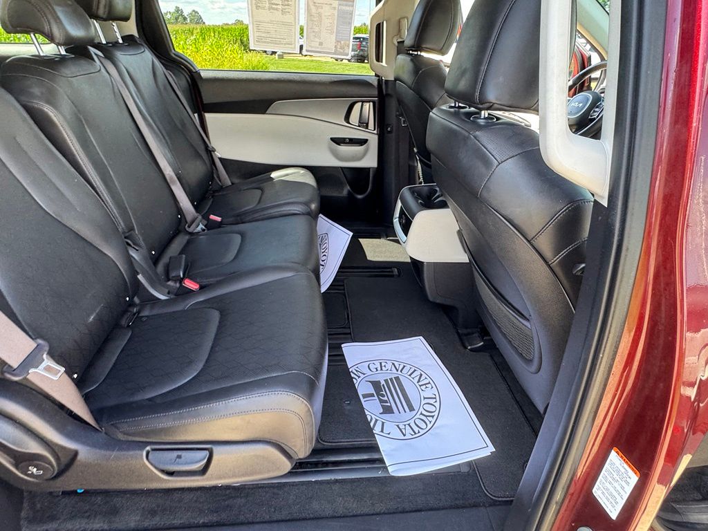 Used 2022 Kia Carnival Van