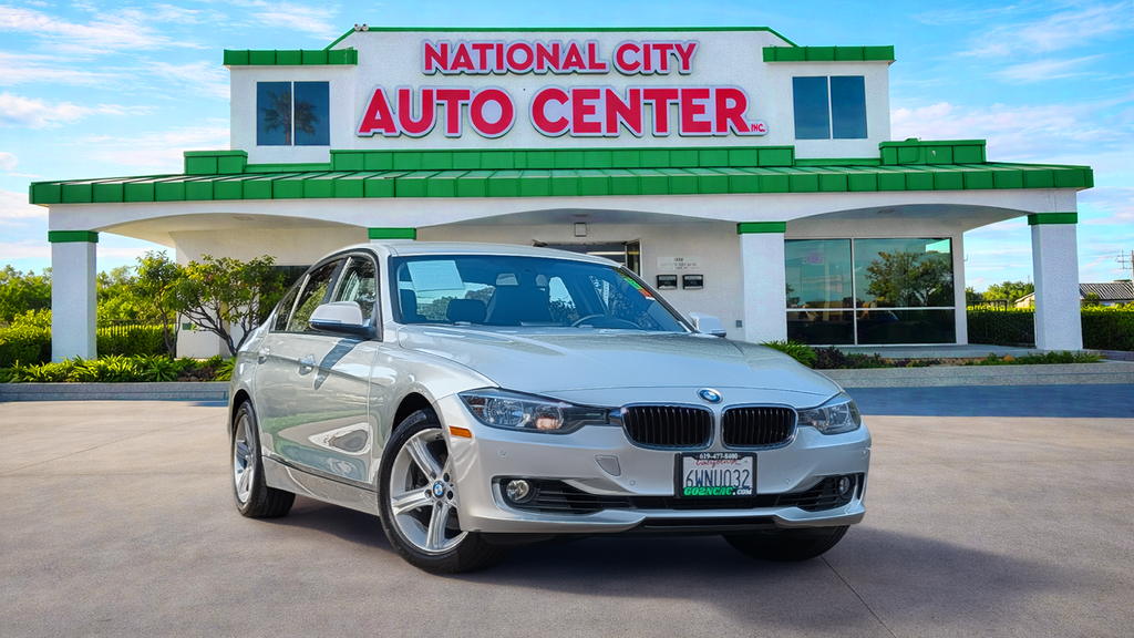 Glacier Silver Metallic 2012 BMW 3 Series Sedan Rear-Wheel Drive 8-Speed Automatic