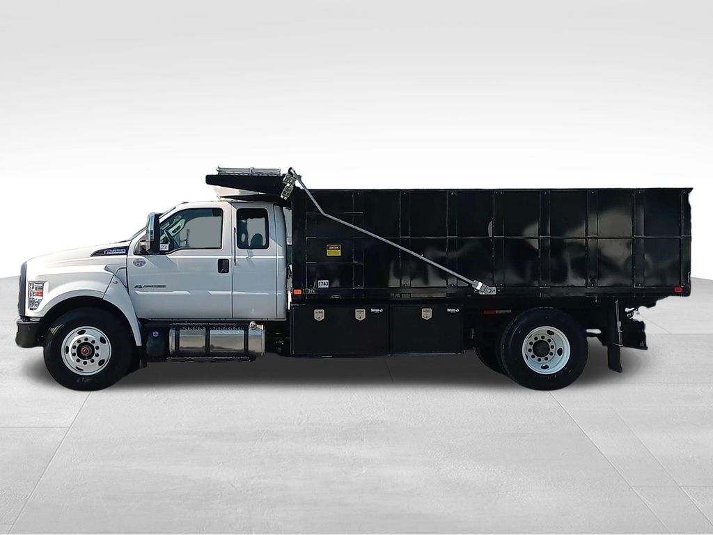 2023 Ford F-650 Diesel 