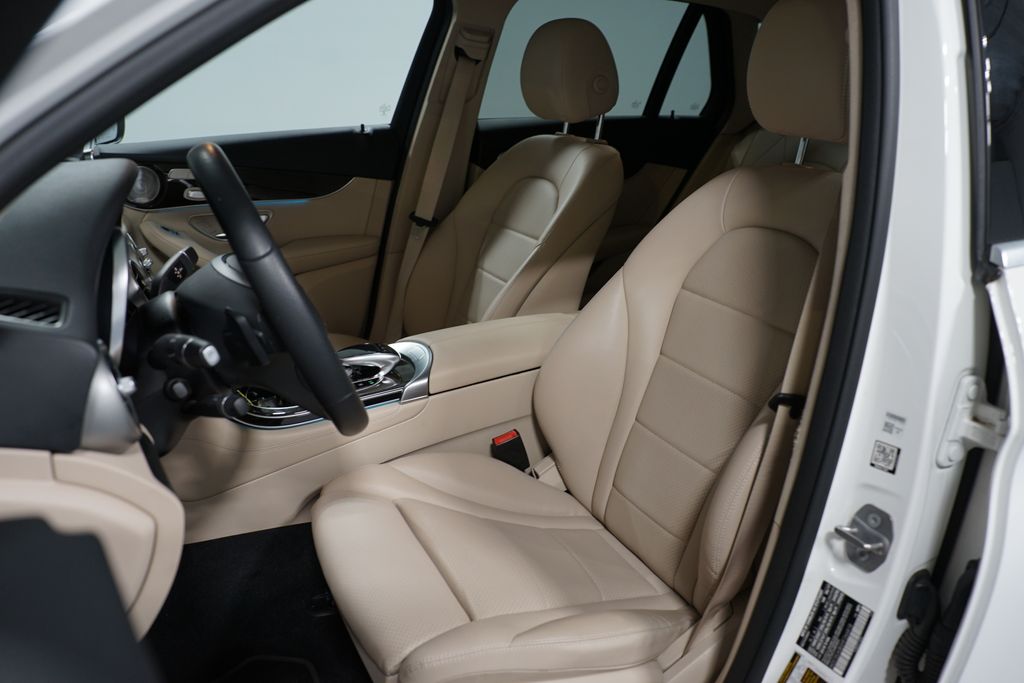Thumbnail: 2017 Mercedes-Benz GLC - 6