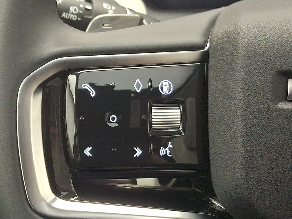 Thumbnail: 2025 Land Rover Discovery Sport - 23