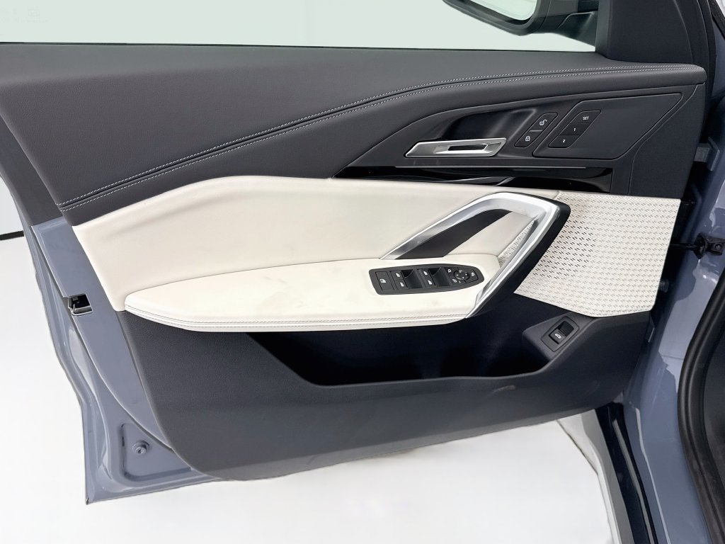 Thumbnail: 2027 BMW X1 - 23