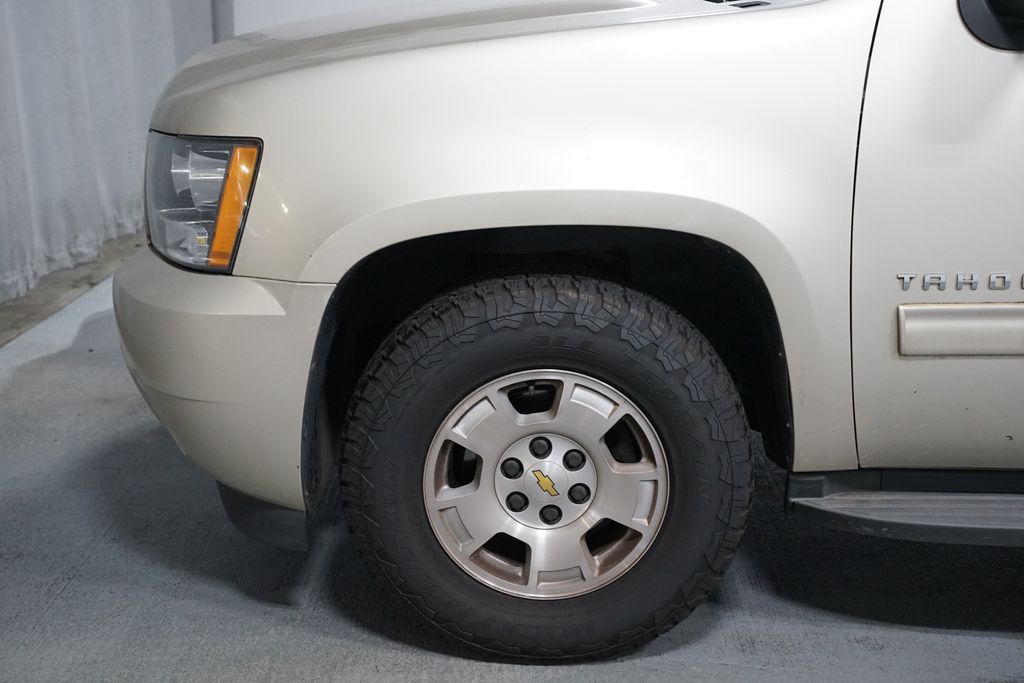 Thumbnail: 2013 Chevrolet Tahoe - 5