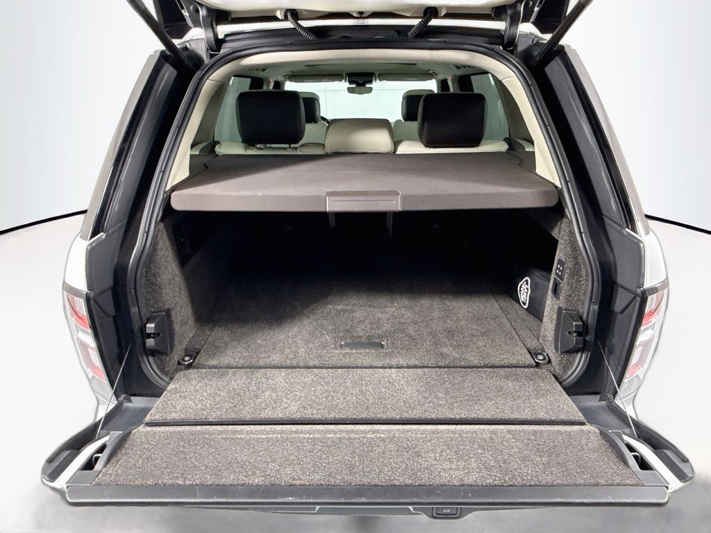 Thumbnail: 2020 Land Rover Range Rover - 29