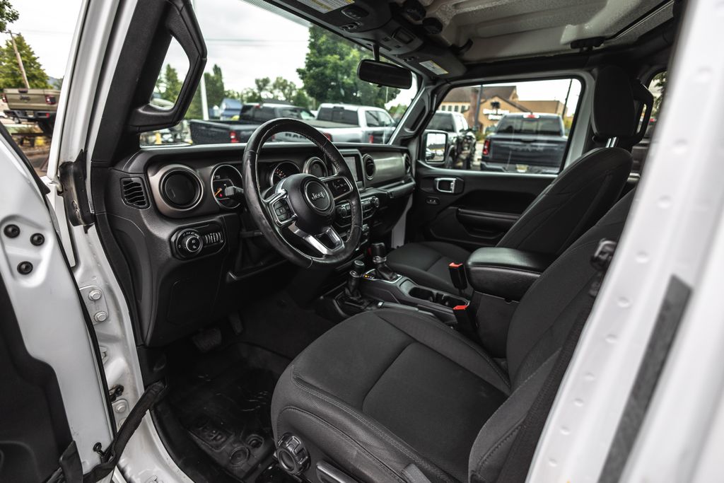 2020 Jeep Gladiator Sport thumbnail 19
