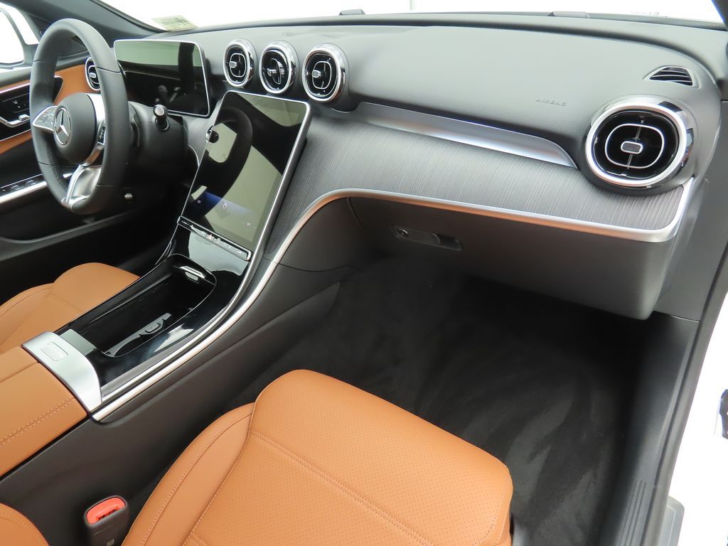 Thumbnail: 2025 Mercedes-Benz C-Class - 17