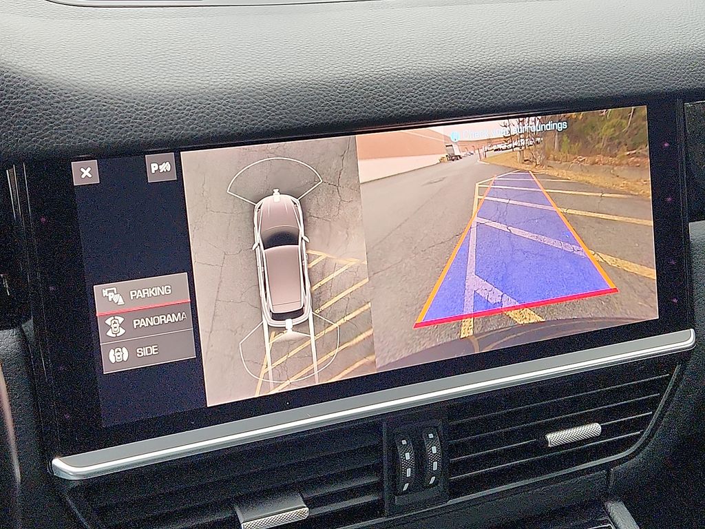 Thumbnail: 2021 Porsche Cayenne - 19