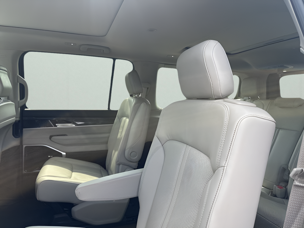 Used Car 2022 Jeep Wagoneer  Series Iii For Sale Under $40,000 In Austin, Texas