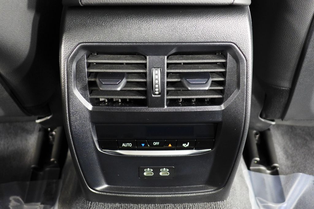 Thumbnail: 2025 BMW i4 - 24