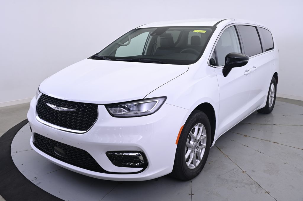 Thumbnail: 2024 Chrysler Pacifica - 1