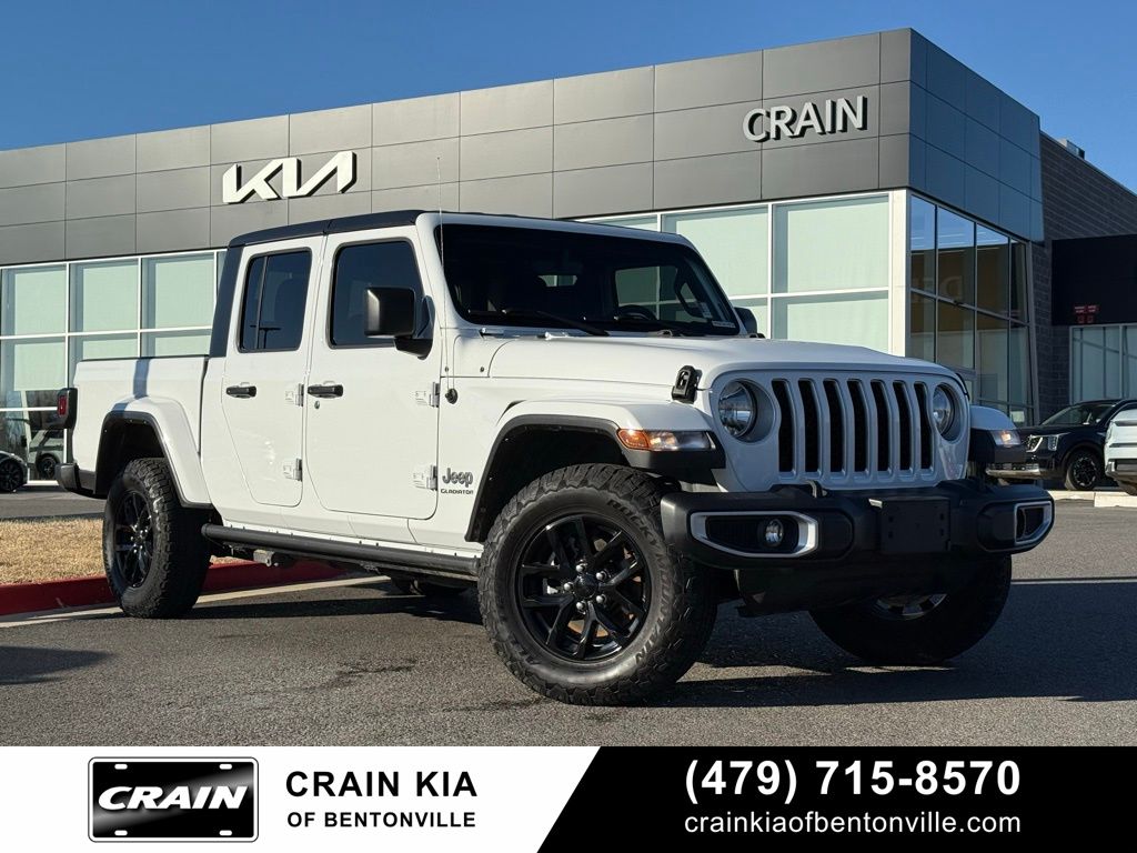 2022 Jeep Gladiator Overland Crew Cab 4WD