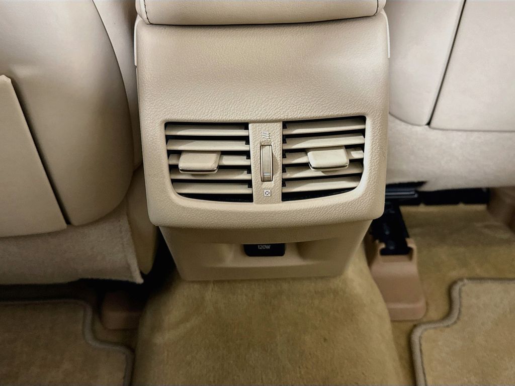 Thumbnail: 2014 Lexus ES - 26