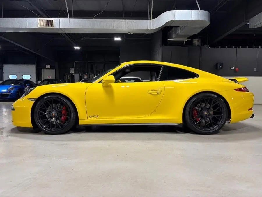 2015 Porsche 911 Carrera GTS Coupe RWD