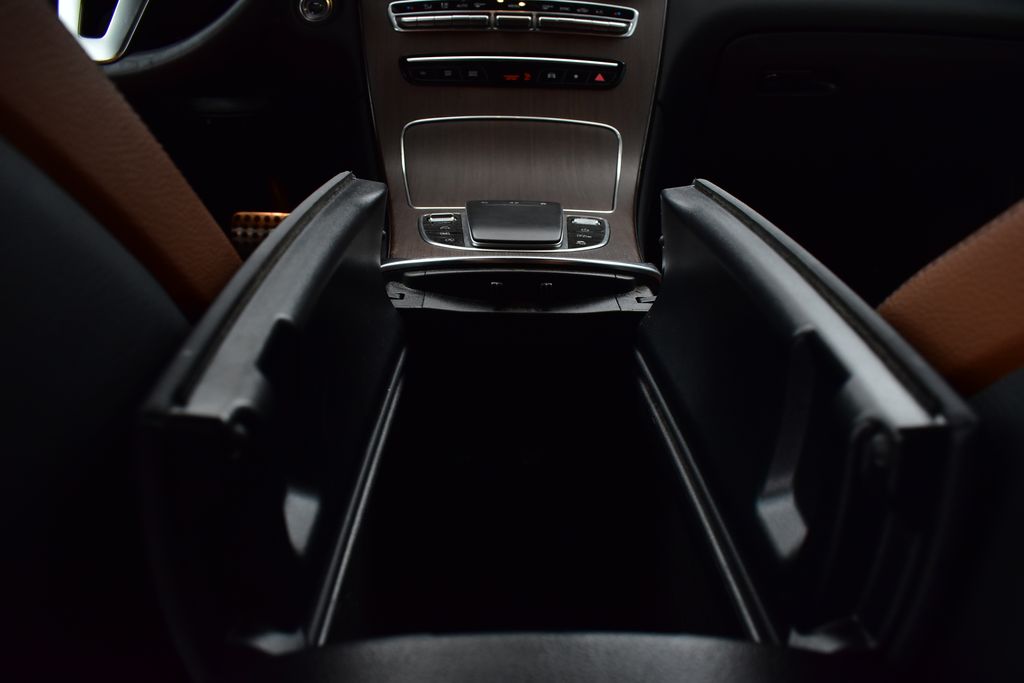 2022 Mercedes-Benz GLC 300 22