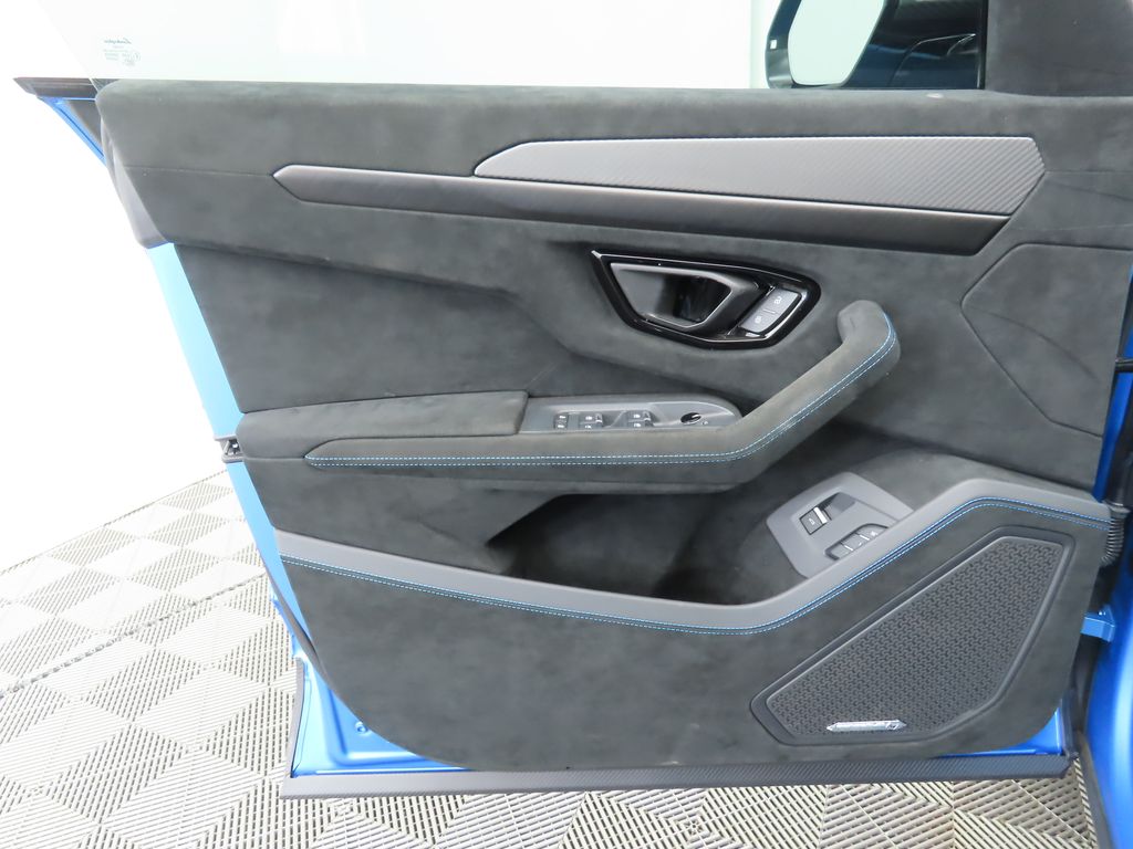Thumbnail: 2024 Lamborghini Urus - 24