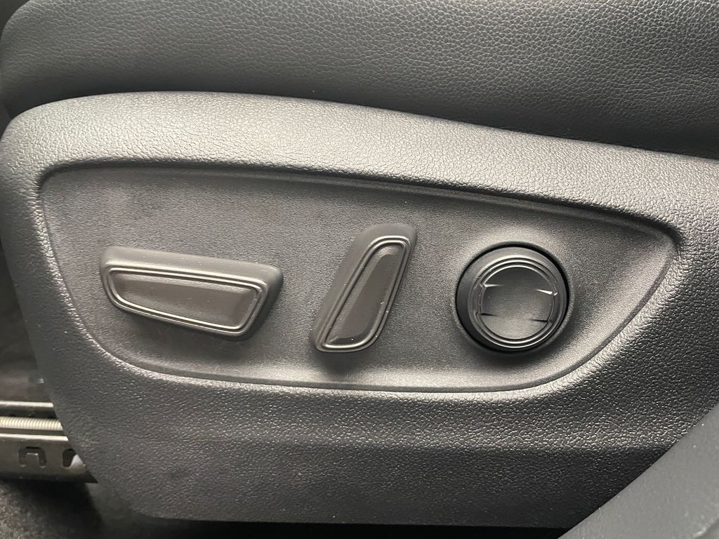 2024 Toyota Highlander XLE 14