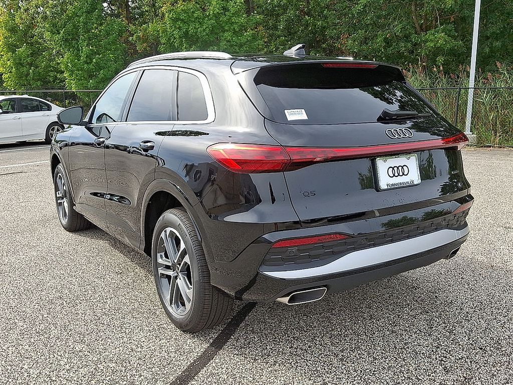 Thumbnail: 2025 Audi Q5 - 3