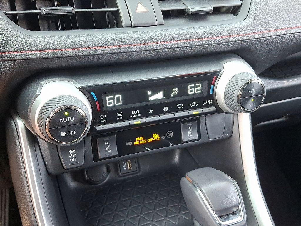 Thumbnail: 2023 Toyota RAV4 - 17
