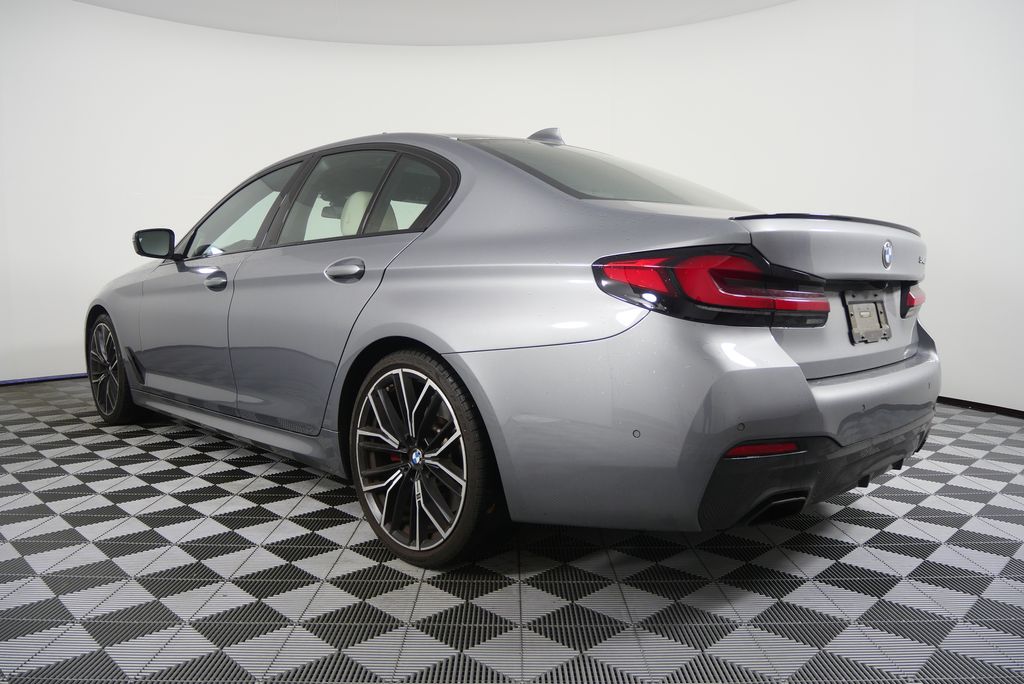 Thumbnail: 2023 BMW 5 Series - 5