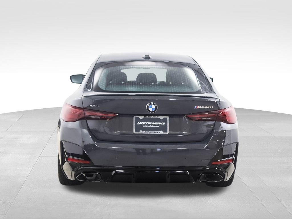 Thumbnail: 2026 BMW 4 Series - 4