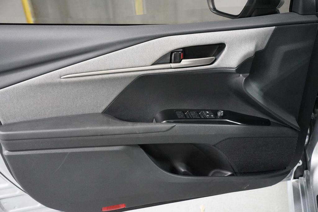 Thumbnail: 2025 Toyota Camry - 30