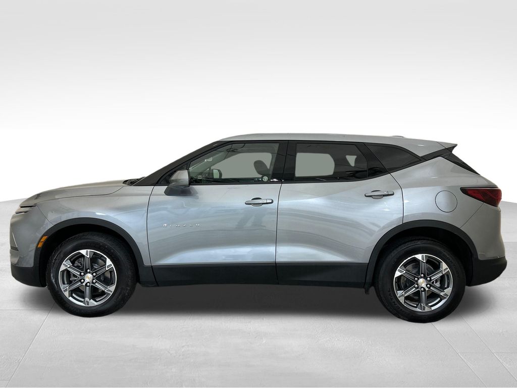 Used 2025 Gray Chevrolet LT image 2