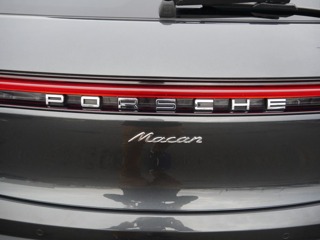 Thumbnail: 2023 Porsche Macan - 11