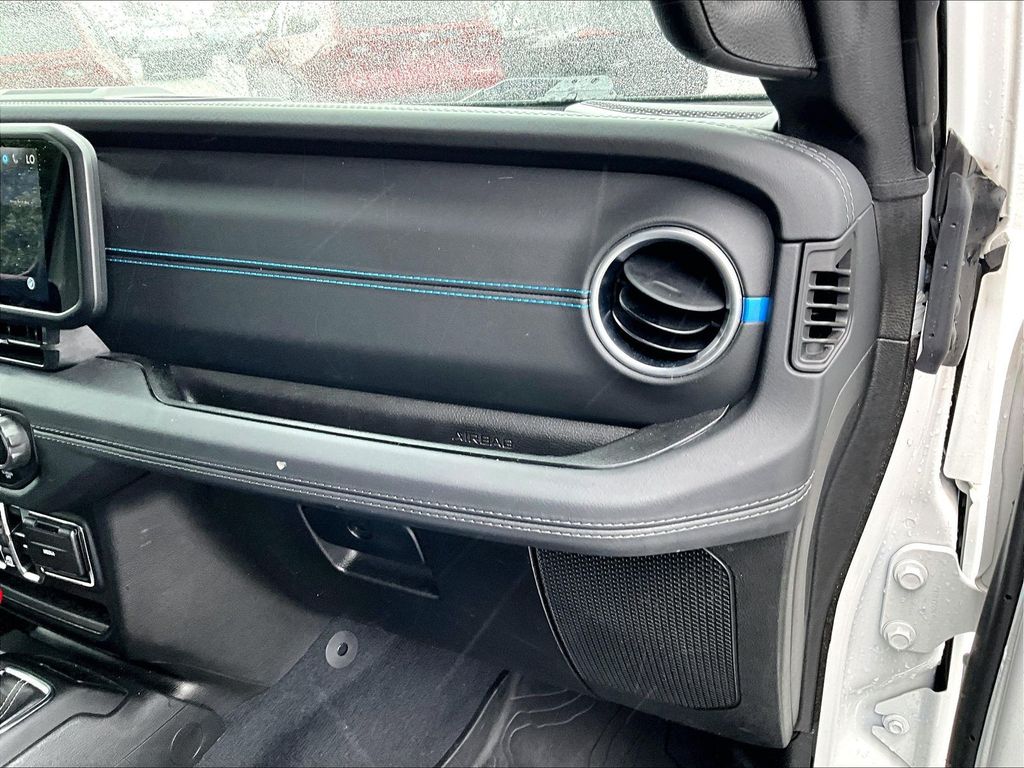 2024 Jeep Wrangler — photo 13