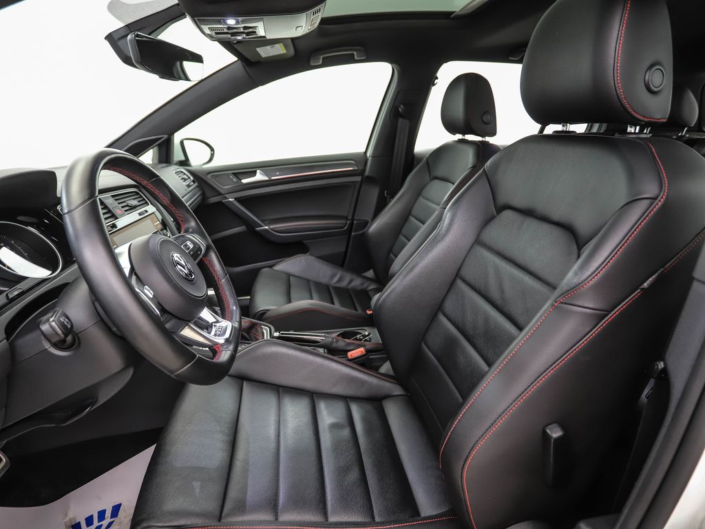 Thumbnail: 2019 Volkswagen Golf - 11