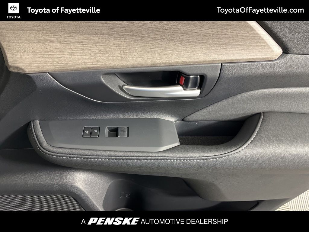 Thumbnail: 2026 Toyota Grand Highlander - 11