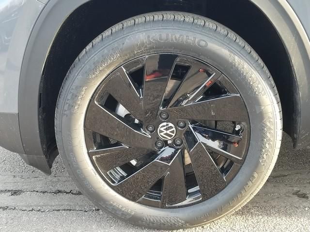 new 2026 Volkswagen Atlas car, priced at $50,870