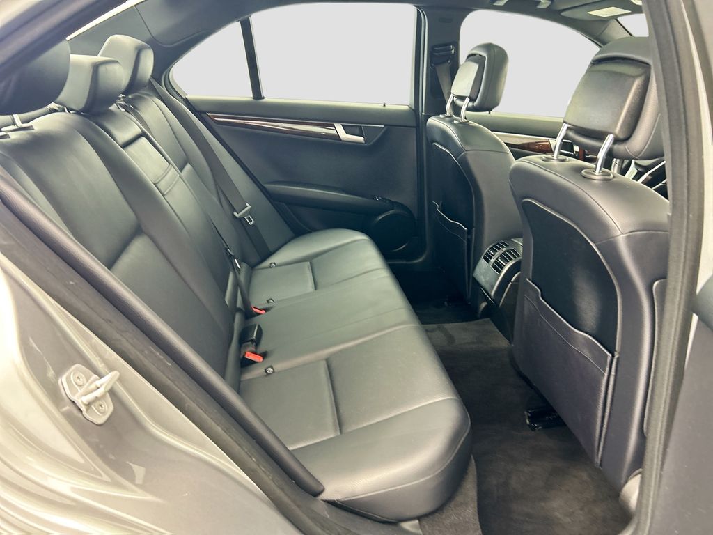 Thumbnail: 2013 Mercedes-Benz C-Class - 21