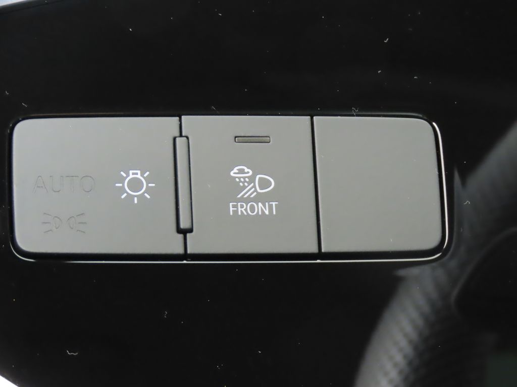 Thumbnail: 2025 Audi Q3 - 19