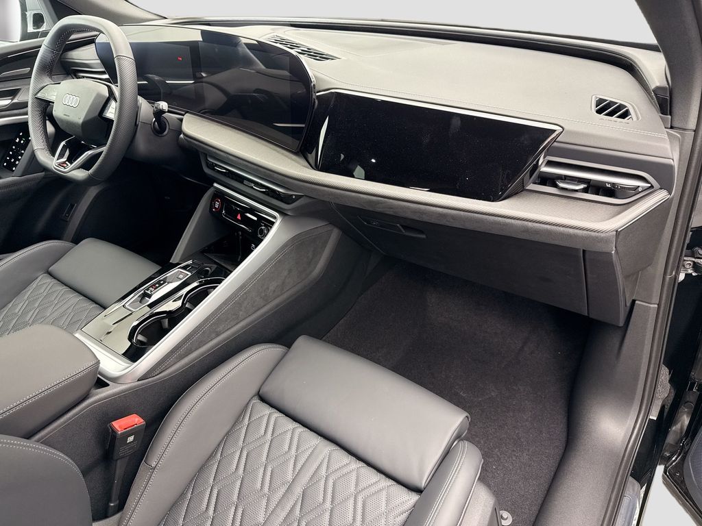 Thumbnail: 2025 Audi SQ5 - 16