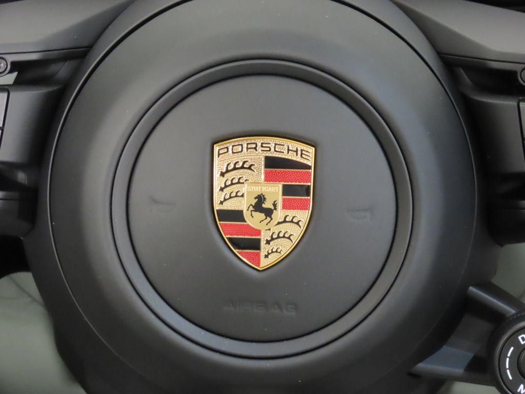 Thumbnail: 2026 Porsche Macan - 21