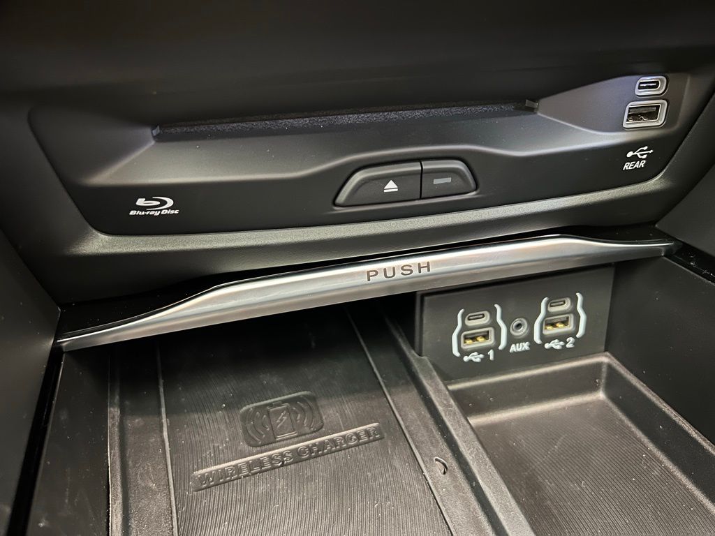 Thumbnail: 2024 Chrysler Pacifica - 19
