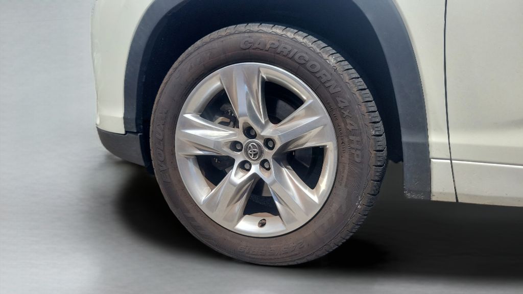 Used 2017 White Toyota Limited image 4