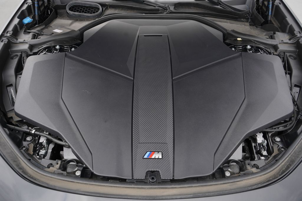 2024 BMW i7 M70 23