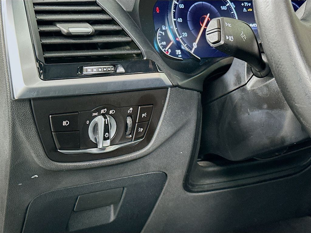 Thumbnail: 2018 BMW X3 - 10