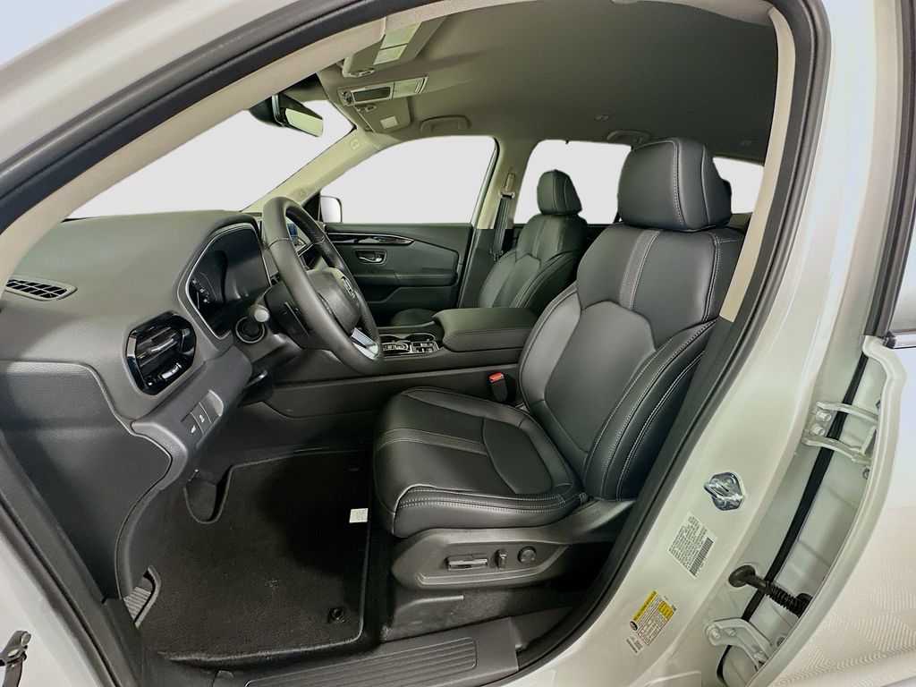 Thumbnail: 2025 Honda Pilot - 15