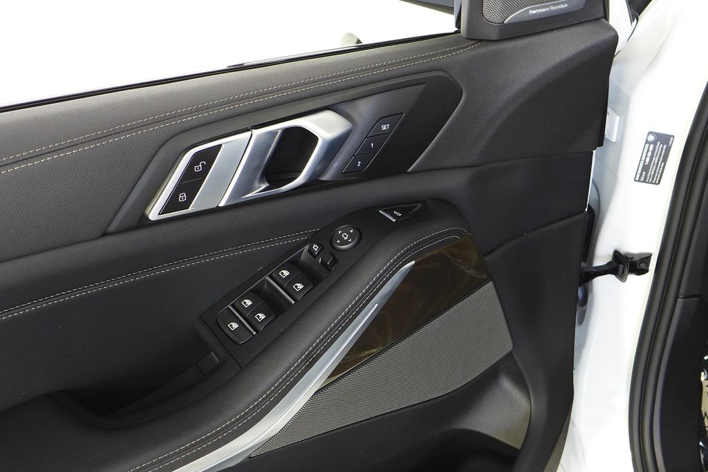 Thumbnail: 2023 BMW X5 - 12
