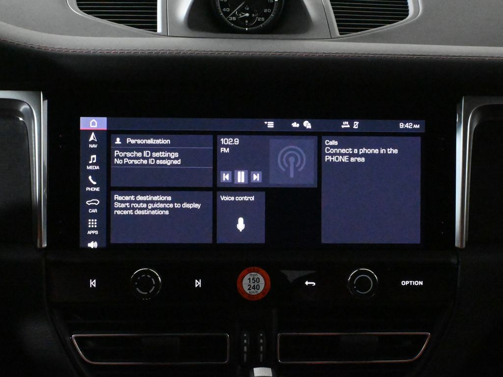 Thumbnail: 2026 Porsche Macan - 23