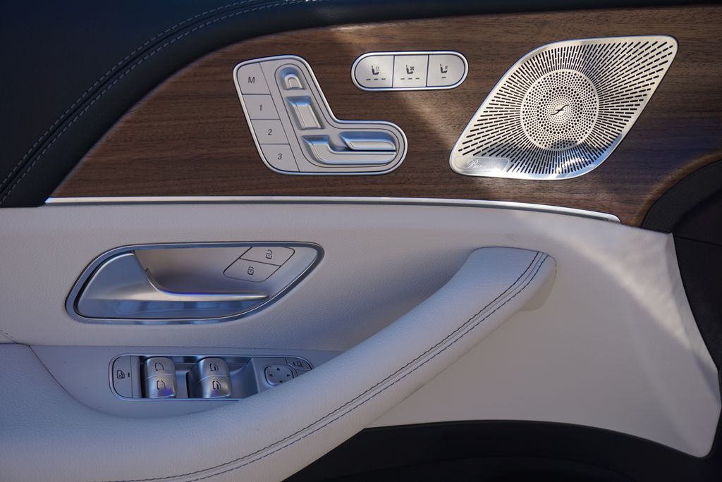 Thumbnail: 2026 Mercedes-Benz GLE - 18