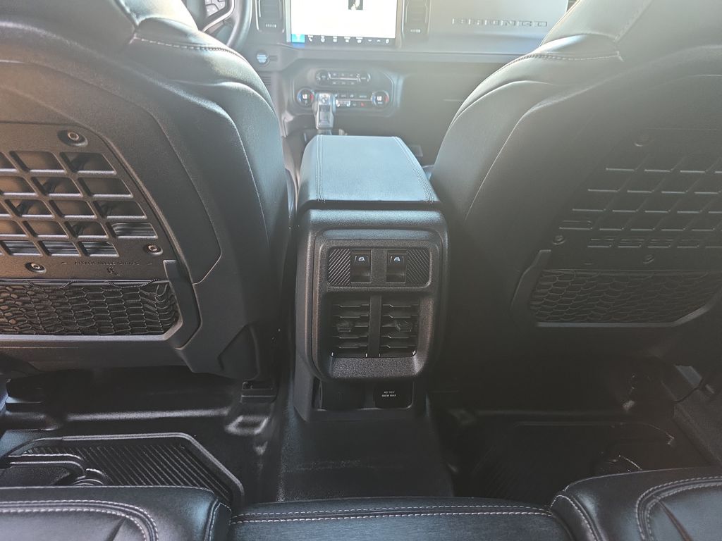 Certified Used 2025 Gray Ford Badlands image 40