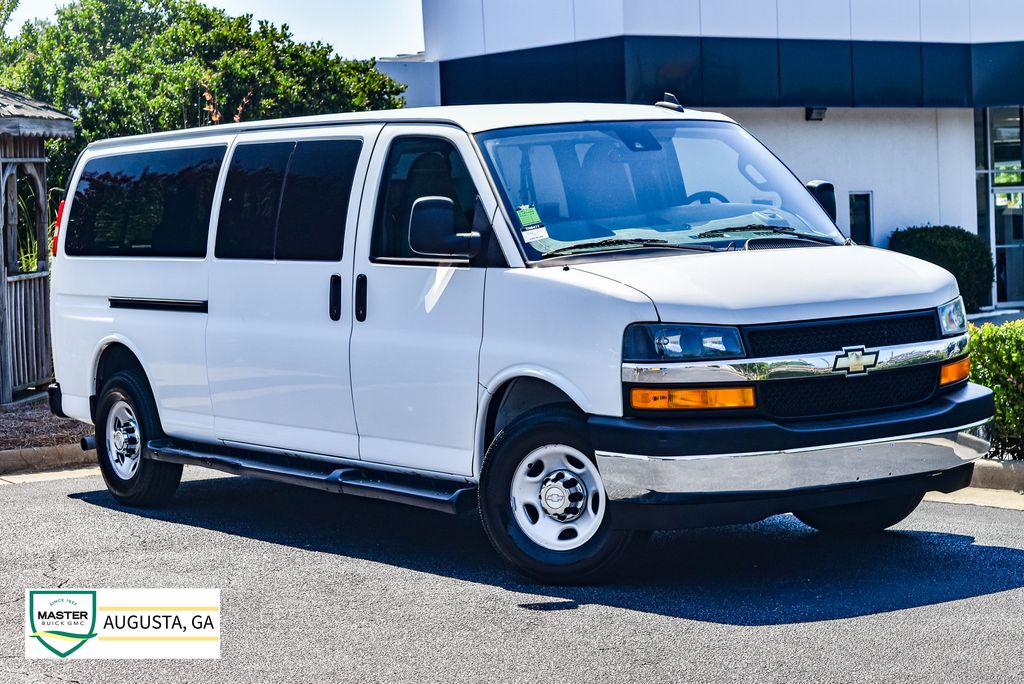 2019 Chevrolet Express 3500 LT Extended's photo